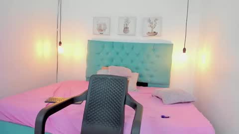 Snapshot of rubiroose chatting on December 14, 11:01 pm Rubii online show from December 14, 11:01 pm