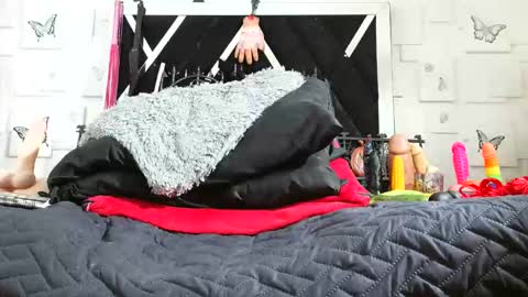 rubyemerald_ online show from October 10, 1:37 am