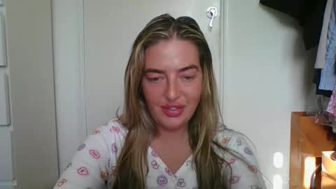 rubyredxxxoxxx online show from April 18, 8:07 am