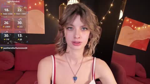 Snapshot of rubytwinkle chatting on February 5, 9:07 pm Ruby online show from February 5, 9:07 pm