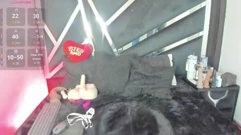 rubyxht online show from May 5, 2:25 pm