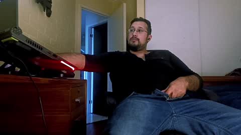 Snapshot of ruck_31 chatting on January 3, 12:00 am Ruck online show from January 3, 12:00 am