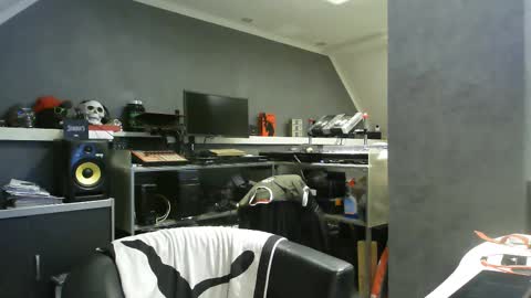 Snapshot of ruffi77 chatting on February 23, 9:26 pm Chico que rico Caliente online show from February 23, 9:26 pm