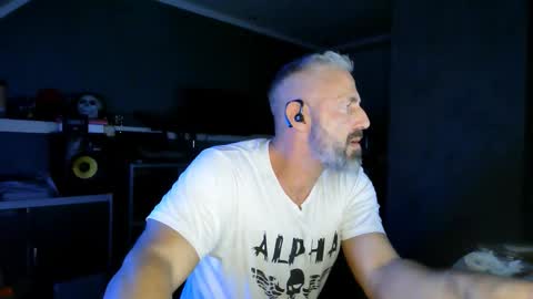 Snapshot of ruffi77 chatting on September 9, 12:21 am Chico que rico Caliente online show from September 9, 12:21 am