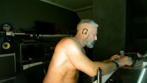 Snapshot of ruffi77 chatting on June 28, 10:38 pm Chico que rico Caliente online show from June 28, 10:38 pm