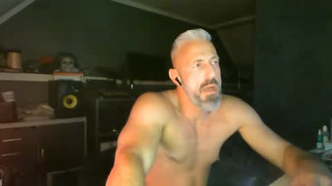 Snapshot of ruffi77 chatting on July 29, 12:20 am Chico que rico Caliente online show from July 29, 12:20 am