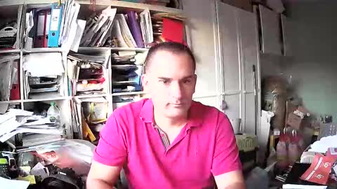 Snapshot of runner1978 chatting on December 1, 7:46 am runner1978 online show from December 1, 7:46 am