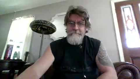 Snapshot of runningaround60 chatting on September 15, 4:51 pm runningaround60 online show from September 15, 4:51 pm