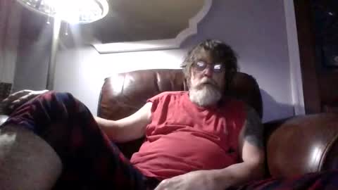 Snapshot of runningaround60 chatting on October 15, 1:50 am runningaround60 online show from October 15, 1:50 am