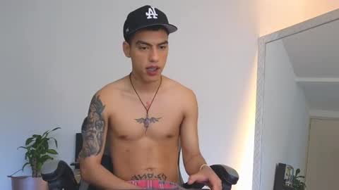  R U S S E L L  online show from October 7, 11:18 am