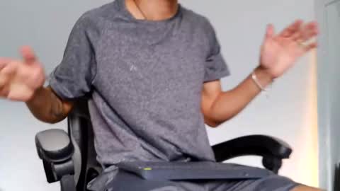  R U S S E L L  online show from October 15, 1:22 pm