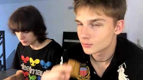 2 brothers Adam and Alex online show from September 23, 10:07 am