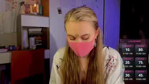 Mary online show from November 7, 8:42 pm