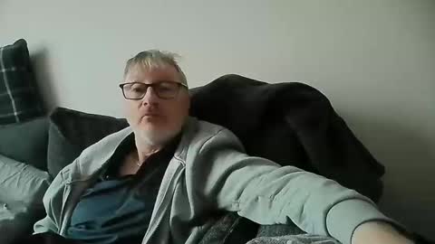 Snapshot of rusty69x chatting on December 30, 9:27 am rusty69x online show from December 30, 9:27 am