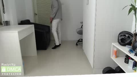 MillionDollarGuy online show from June 28, 4:40 am