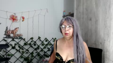 ruth_blue21 online show from February 19, 4:01 am