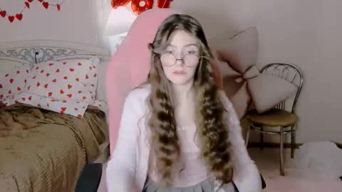 Snapshot of ruth_morse chatting on February 20, 6:30 pm MY FANSLY online show from February 20, 6:30 pm