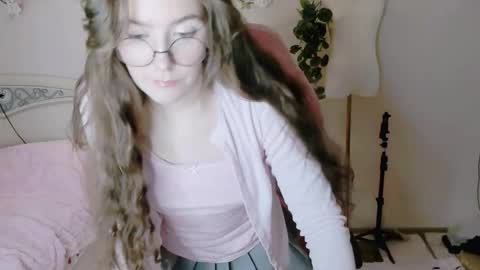 Snapshot of ruth_morse chatting on March 2, 6:59 pm MY FANSLY online show from March 2, 6:59 pm