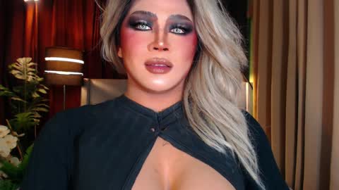 Snapshot of ruthlessmistressx chatting on January 8, 1:53 am Samantha online show from January 8, 1:53 am