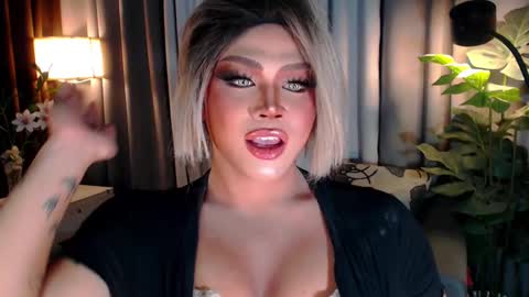Snapshot of ruthlessmistressx chatting on February 14, 8:15 pm Samantha online show from February 14, 8:15 pm