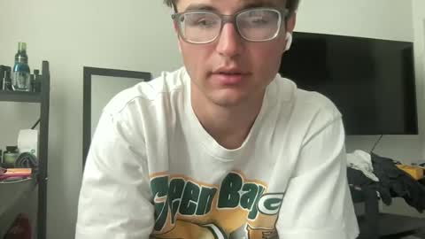 Snapshot of ryan287747 chatting on June 21, 6:10 pm ryan online show from June 21, 6:10 pm