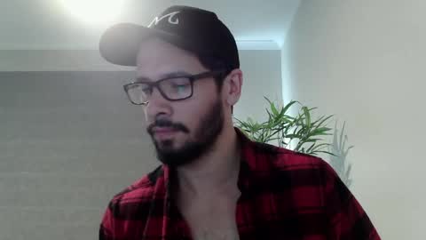 Snapshot of ryan_chatter chatting on April 15, 11:27 pm Ryan online show from April 15, 11:27 pm