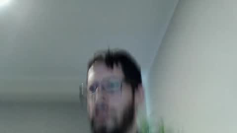 Snapshot of ryan_chatter chatting on April 21, 1:42 am Ryan online show from April 21, 1:42 am