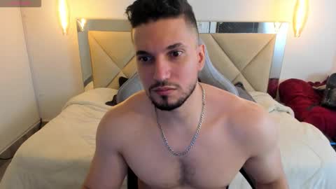 Snapshot of ryan_ward79 chatting on March 21, 3:33 am Ryan online show from March 21, 3:33 am