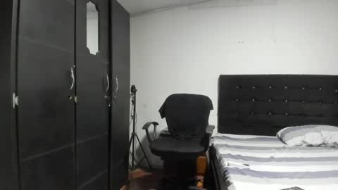 ryan_xc1 online show from May 16, 2:41 am