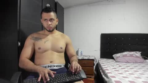ryan_xc1 online show from May 21, 2:29 am
