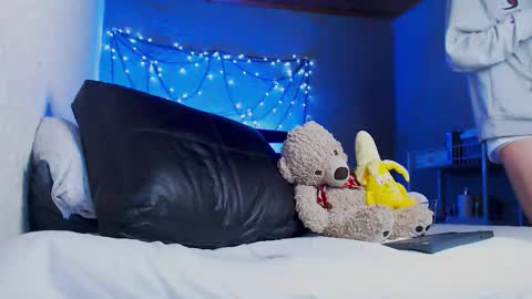 Ryannhill  online show from November 18, 7:24 am