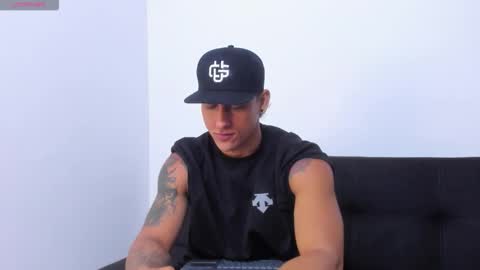 ryanwhite3 online show from October 27, 12:36 am