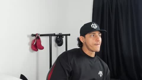 ryanwhite3 online show from November 13, 12:20 am