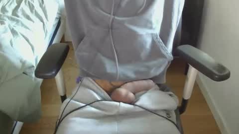 Snapshot of ryanxtwin chatting on March 29, 7:52 am RyanXTwin online show from March 29, 7:52 am