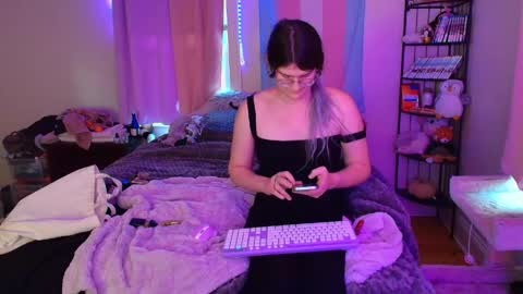 Snapshot of ryn_michele chatting on May 12, 11:57 pm Ryn Michele online show from May 12, 11:57 pm