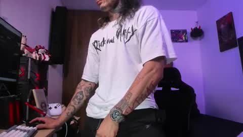 leopmonk help me reach 100 thumbs up online show from December 18, 1:00 am