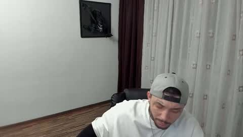 s1nmaster online show from November 1, 7:49 pm