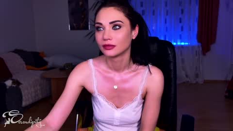 Snapshot of s3r3ndipity chatting on February 5, 3:55 am Y      online show from February 5, 3:55 am