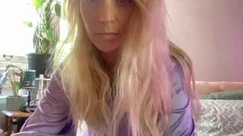 Snapshot of s639713 chatting on October 8, 3:20 pm KumKitten online show from October 8, 3:20 pm