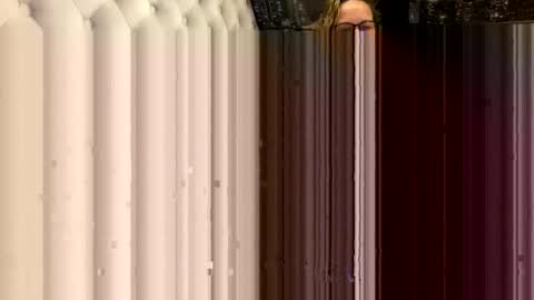 Laura online show from May 5, 7:55 pm
