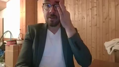 s_i_q online show from September 16, 7:09 am