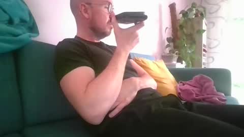 s_i_q online show from October 17, 1:03 pm