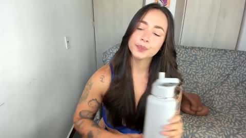 Snapshot of saarah_brownn chatting on May 5, 9:01 pm Sara online show from May 5, 9:01 pm