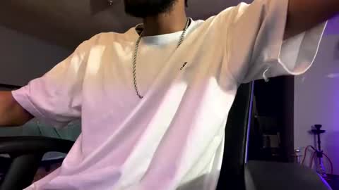 Snapshot of saasbutt chatting on December 23, 12:08 am saasbutt online show from December 23, 12:08 am