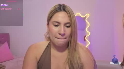 Snapshot of saaya_tay chatting on January 15, 3:00 am saaya_tay online show from January 15, 3:00 am