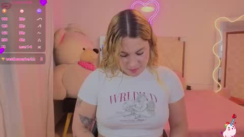 Snapshot of saaya_tay chatting on February 3, 3:04 am saaya_tay online show from February 3, 3:04 am