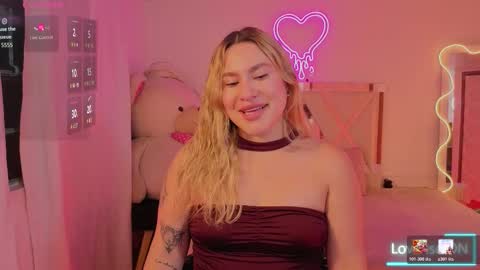 Snapshot of saaya_tay chatting on February 7, 3:32 am saaya_tay online show from February 7, 3:32 am