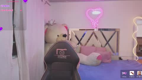 Snapshot of saaya_tay chatting on February 17, 3:03 am saaya_tay online show from February 17, 3:03 am