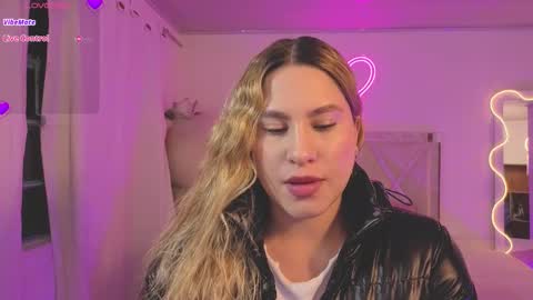 Snapshot of saaya_tay chatting on February 18, 3:13 am saaya_tay online show from February 18, 3:13 am