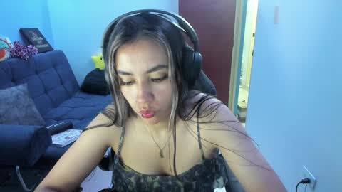 Angie  online show from December 5, 3:26 am